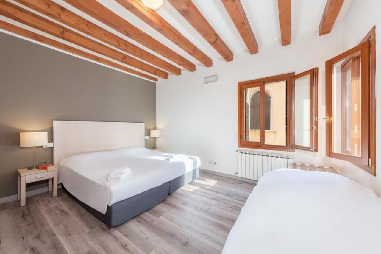 B And B Casanova Ai Tolentini Venesia Bagian luar foto