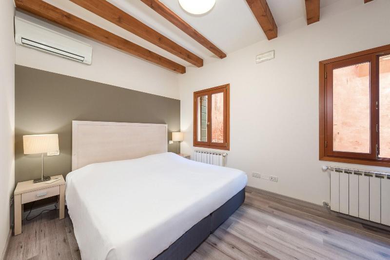 B And B Casanova Ai Tolentini Venesia Bagian luar foto