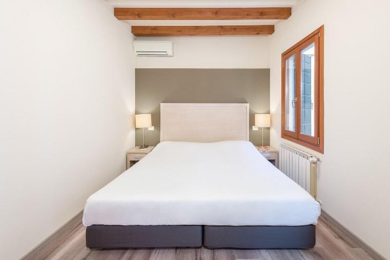 B And B Casanova Ai Tolentini Venesia Bagian luar foto