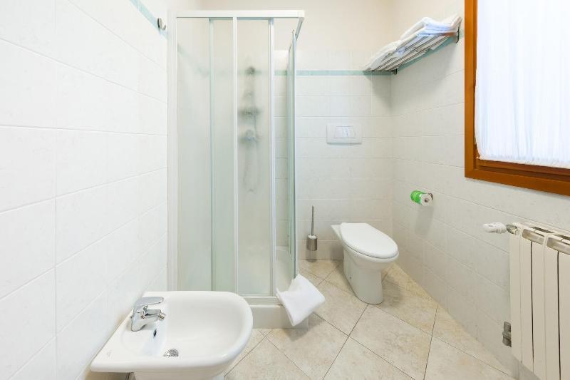 B And B Casanova Ai Tolentini Venesia Bagian luar foto