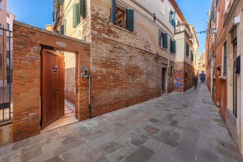B And B Casanova Ai Tolentini Venesia Bagian luar foto