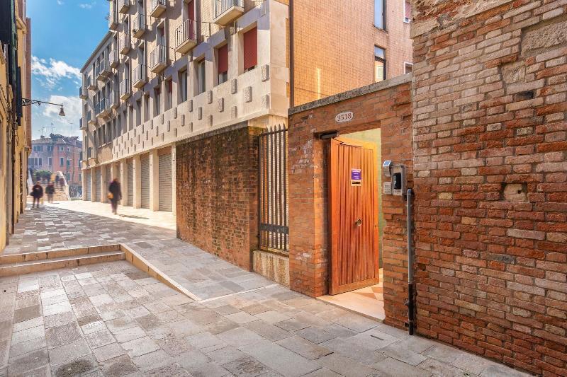 B And B Casanova Ai Tolentini Venesia Bagian luar foto
