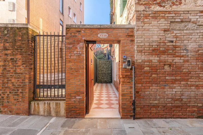 B And B Casanova Ai Tolentini Venesia Bagian luar foto